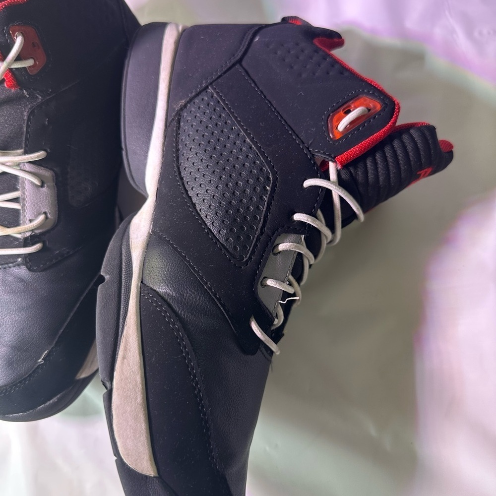 FUBU Men's Athletic Shoes in Black and Red - Picture 10 of 15